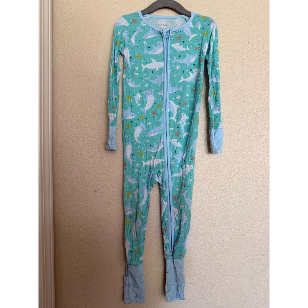 Little Sleepies shark zippy 2T